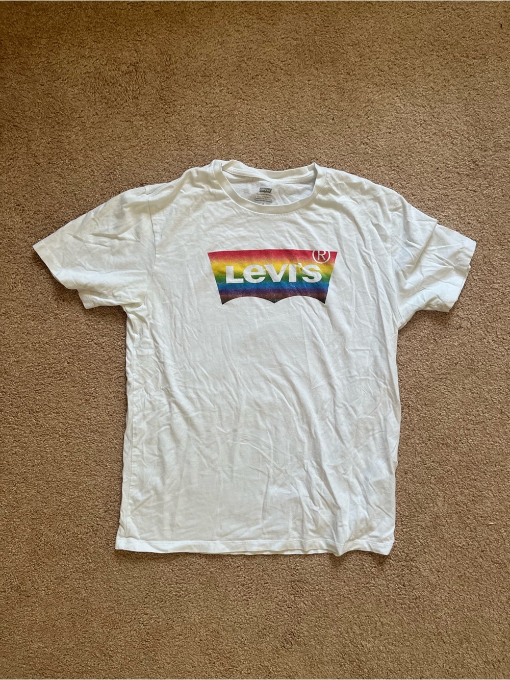 Levi’s Pride t shirt M